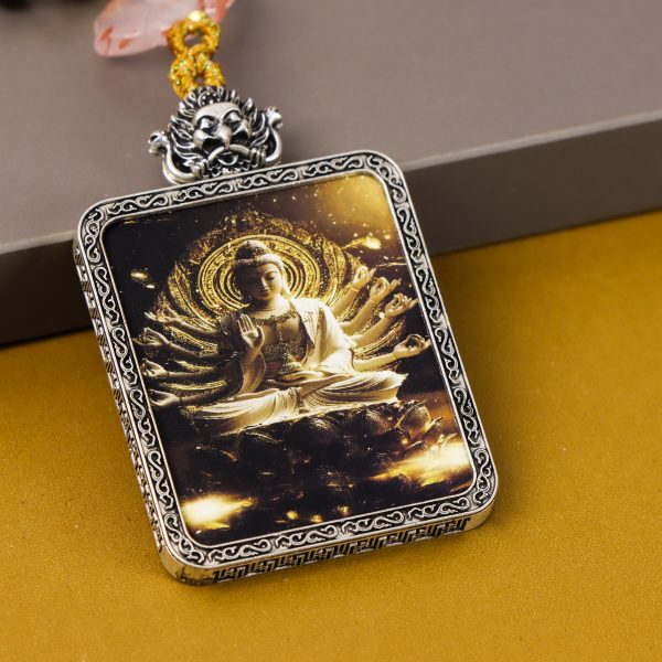 Thousand-armed Buddha statue/Gold-painted/4cm*5cm/Titanium alloy